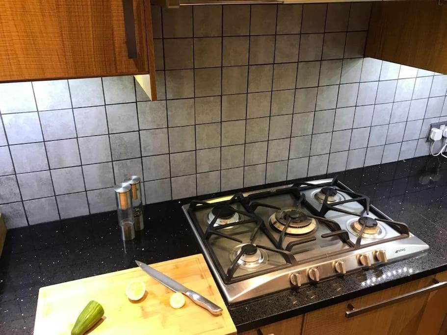 Apartamento Stunning 2 Bed/2bath Flat In Heart Of Kensington Londres